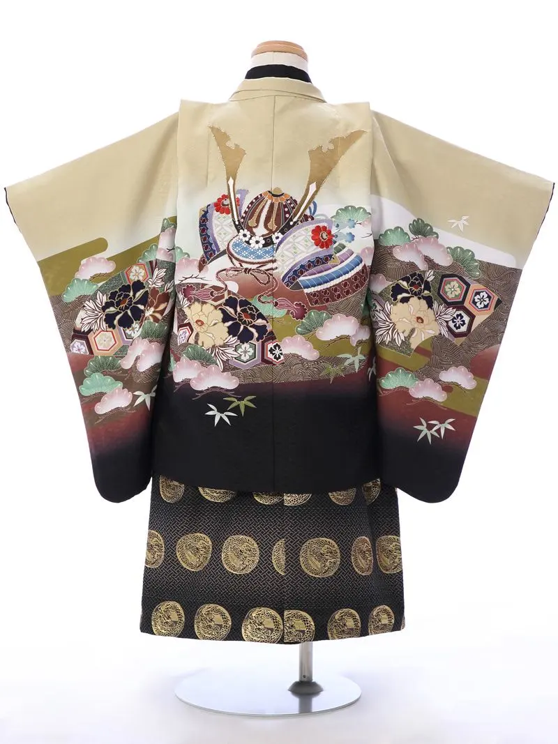 七五三(3歳男)E-3-026 金茶地 兜 扇面 松|黒|黒ｸﾞﾚｰ 龍紋