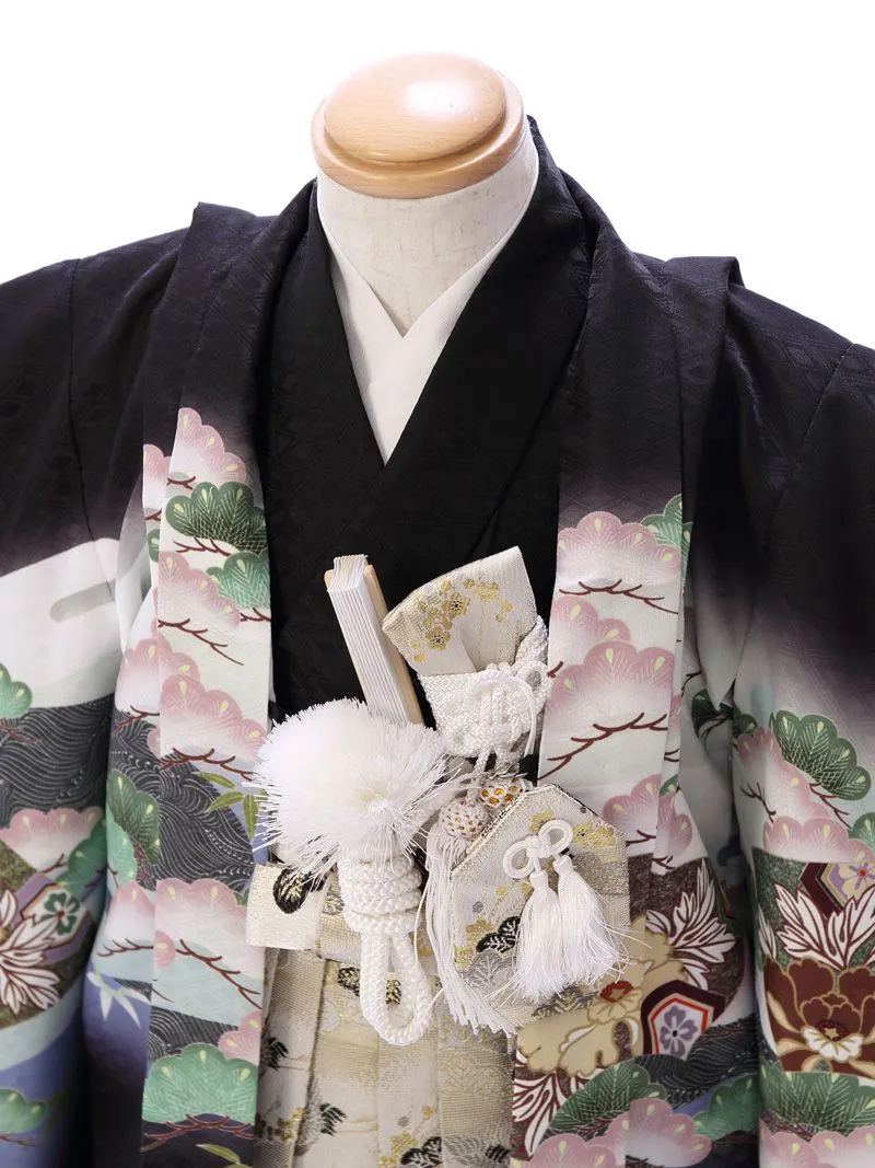 七五三(3歳男)E-3-037 花うさぎ 黒 兜 扇面 松/クリーム 金 鶴に松