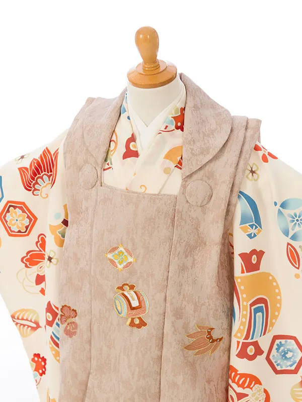 七五三(3歳男被布)HAOH098 ﾍﾞｰｼﾞｭ|ｸﾘｰﾑ 宝尽くし