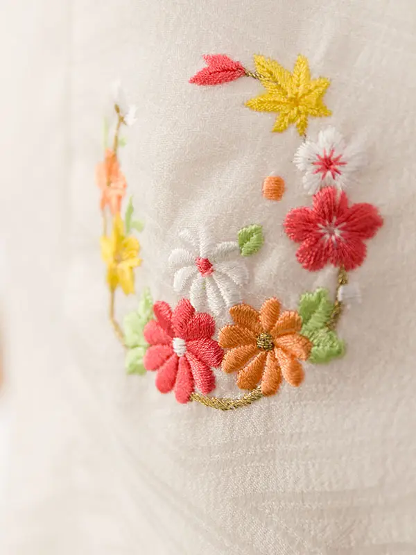 七五三(3歳女被布)E-H-350 式部浪漫 白|黒×BE 市松 桜 鞠文様