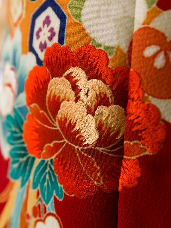 七五三(3歳女被布)HAPH791 赤 薬玉に鶴|市松 雪輪にねじり梅