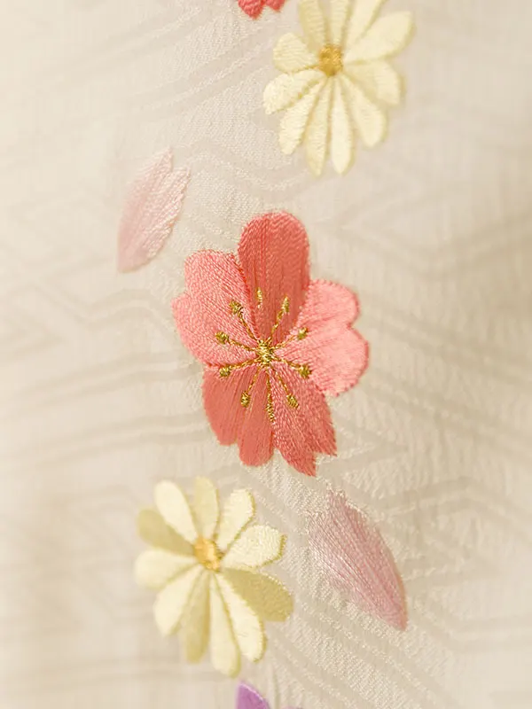 七五三(3歳女被布)HAPH803 白 花刺繍|ｻｰﾓﾝP 梅疋田