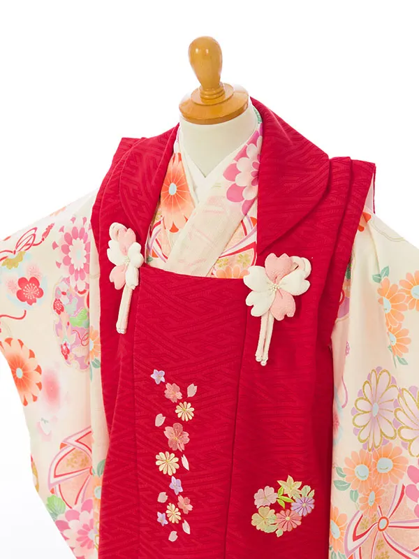 七五三(3歳女被布)HAPH806 赤 花刺繍|ｱｲﾎﾞﾘｰ 雪輪