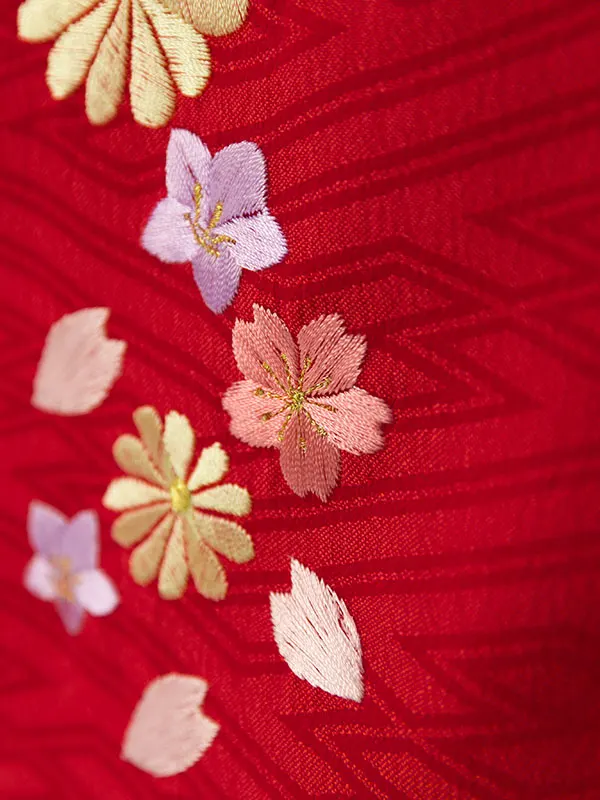 七五三(3歳女被布)HAPH806 赤 花刺繍|ｱｲﾎﾞﾘｰ 雪輪