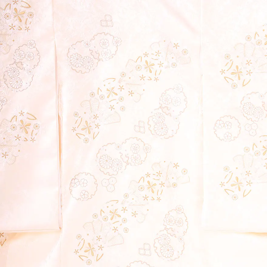 女児産着(お宮参り) ｱｲﾎﾞﾘｰ 刺繍 0124