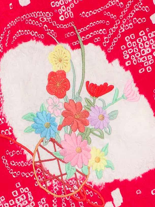 七五三（3歳女の子被布）0440【正絹】赤 白 絞り 菊刺繍 高級 古典 上品