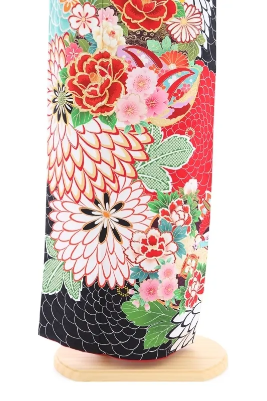 振袖906/菊づくしにバラの花