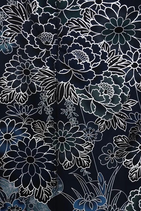 振袖1098/紺地に四季の花 銀彩