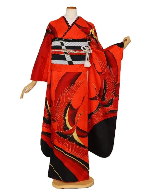 振袖1126/朱赤どんす地に金箔黒飛翔鶴