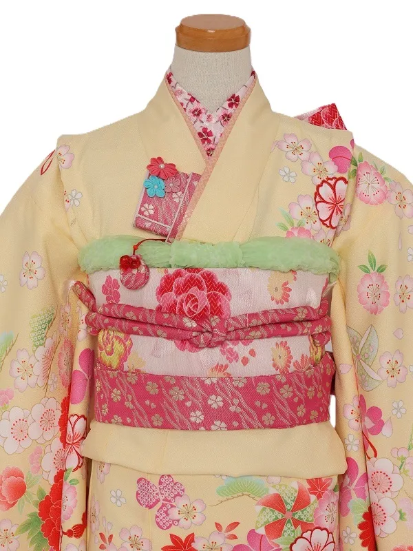 七五三(7歳女児)439/うす黄色裾ﾋﾟﾝｸ牡丹とうさぎ