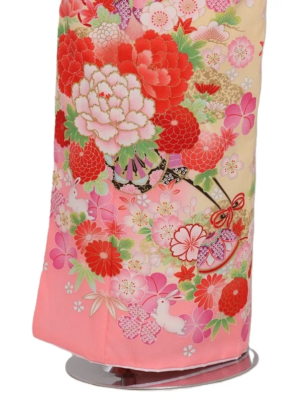 七五三(7歳女児)439/うす黄色裾ﾋﾟﾝｸ牡丹とうさぎ