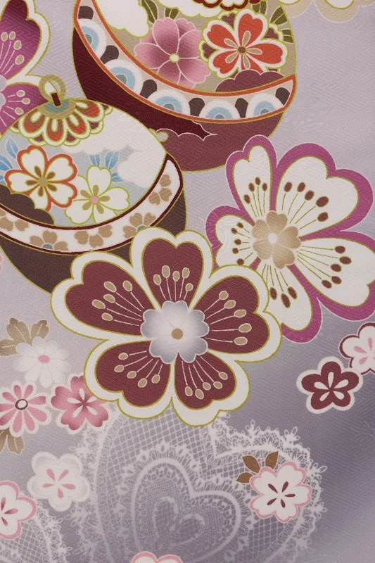 女児袴(7女)352ﾍﾟｰﾙｸﾞﾚｰ ﾚｰｽのﾊｰﾄ 桜×紺袴