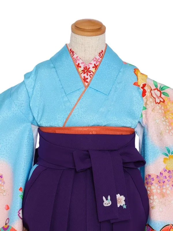女児袴(5女)556水色にうすﾋﾟﾝｸぼかし鈴に桜×紫袴