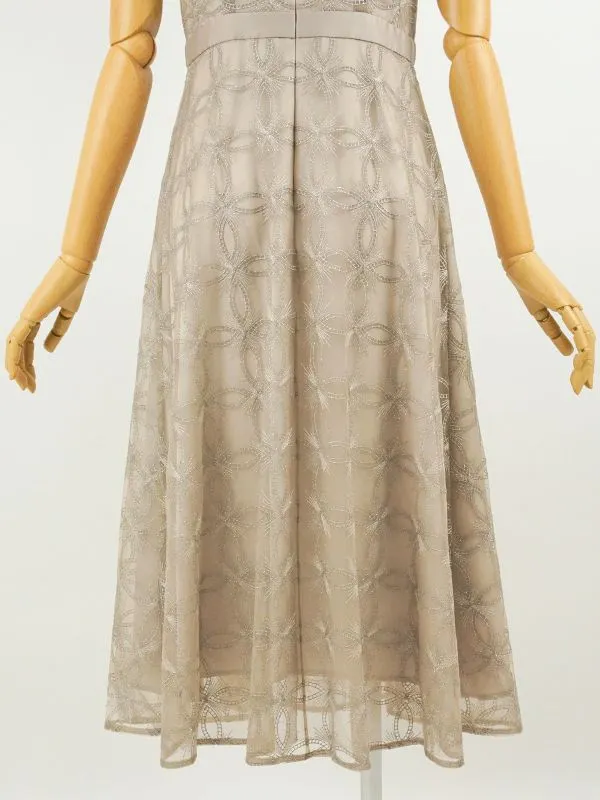 グレースコンチネンタル11号(L)シャイニー刺繍ドレス