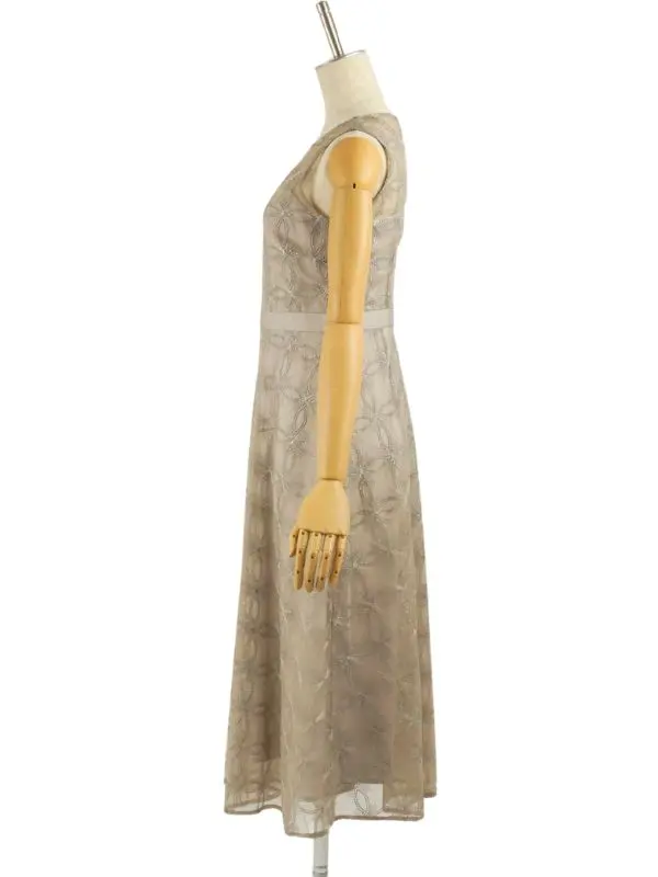 グレースコンチネンタル9号(M)シャイニー刺繍ドレス