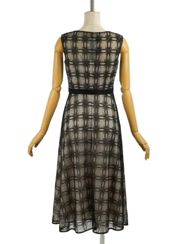 グレースコンチネンタル11号(L)シャイニー刺繍ドレス