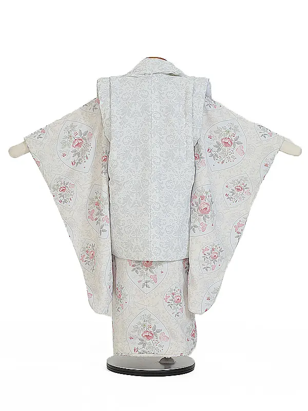 七五三(3歳女児被布)B443 うすクリームベージュ花×うすグレー柄