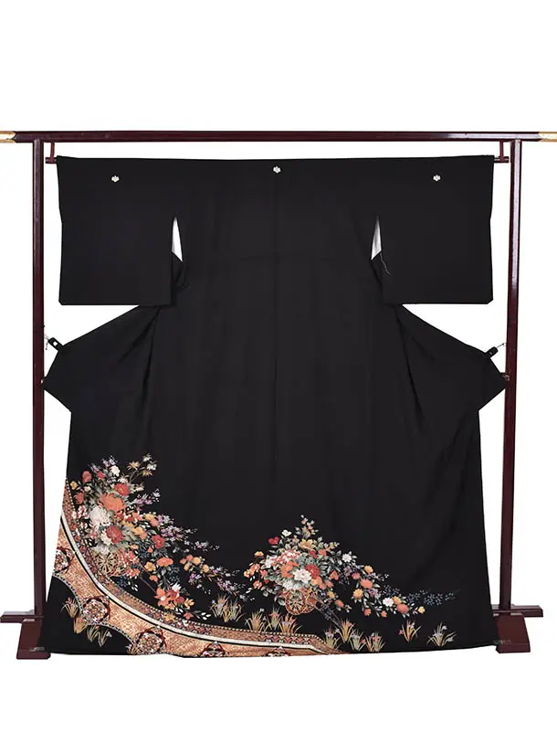 0111黒留袖花車