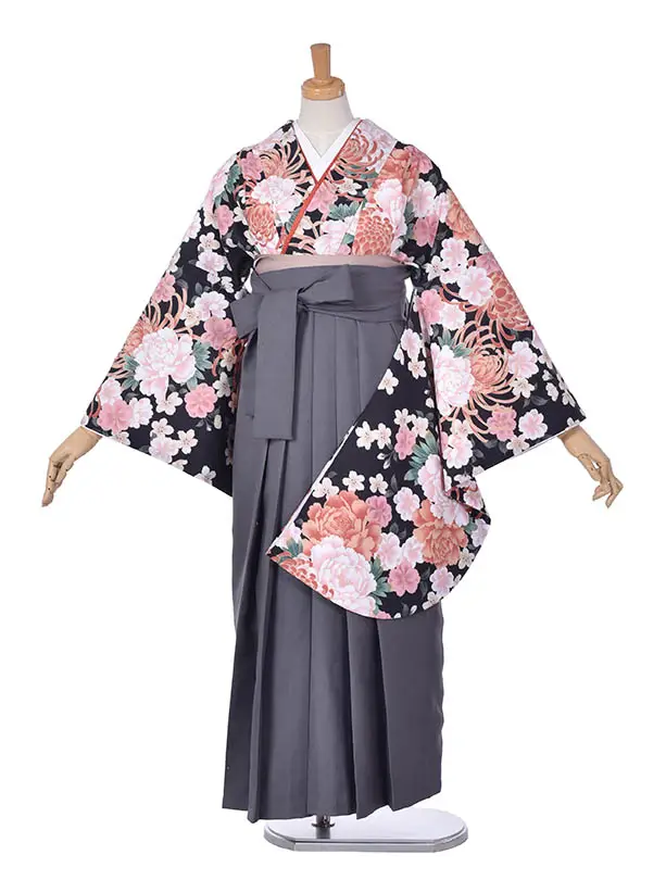 卒業袴 ﾚﾝﾀル040黒地に牡丹・桜柄の二尺袖 × グレー袴