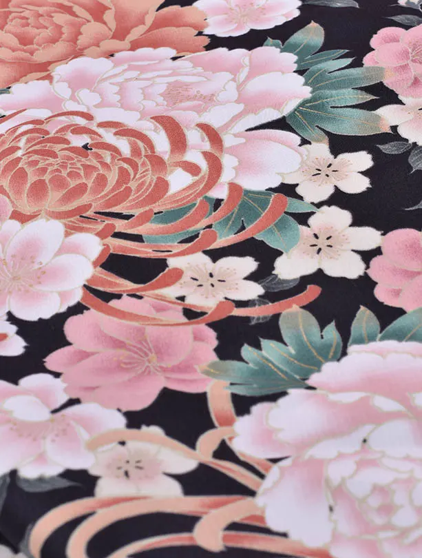 卒業袴 ﾚﾝﾀル040黒地に牡丹・桜柄の二尺袖 × グレー袴