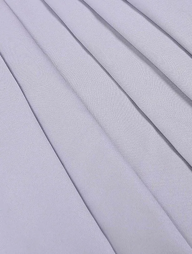 卒業袴 ﾚﾝﾀル042黒地に菊・牡丹の市松風柄二尺袖 × ライトグレー袴