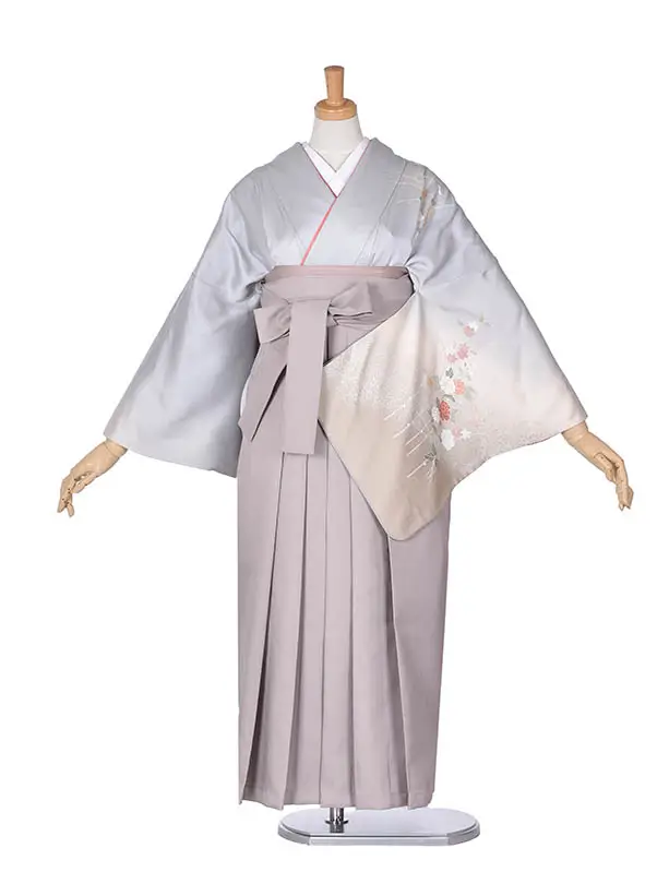 先生袴 ﾚﾝﾀルD0075【正絹】薄淡グレーの古典花柄二尺袖 × グレージュ袴